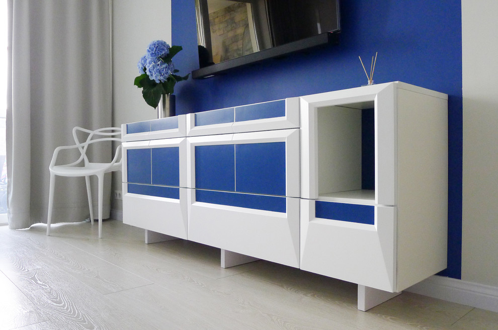 2-х комнатная квартира с синим и розовым