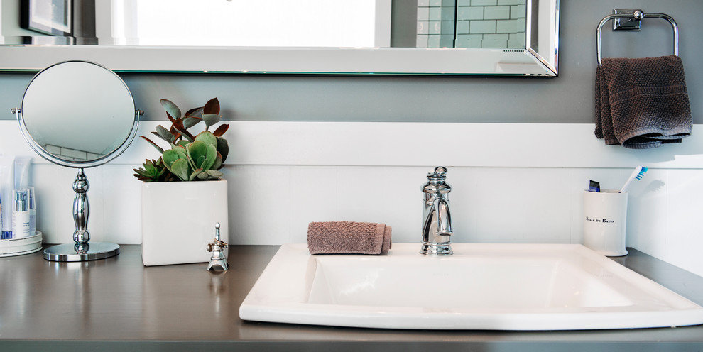 Inspiration for a transitional bathroom remodel in Vancouver