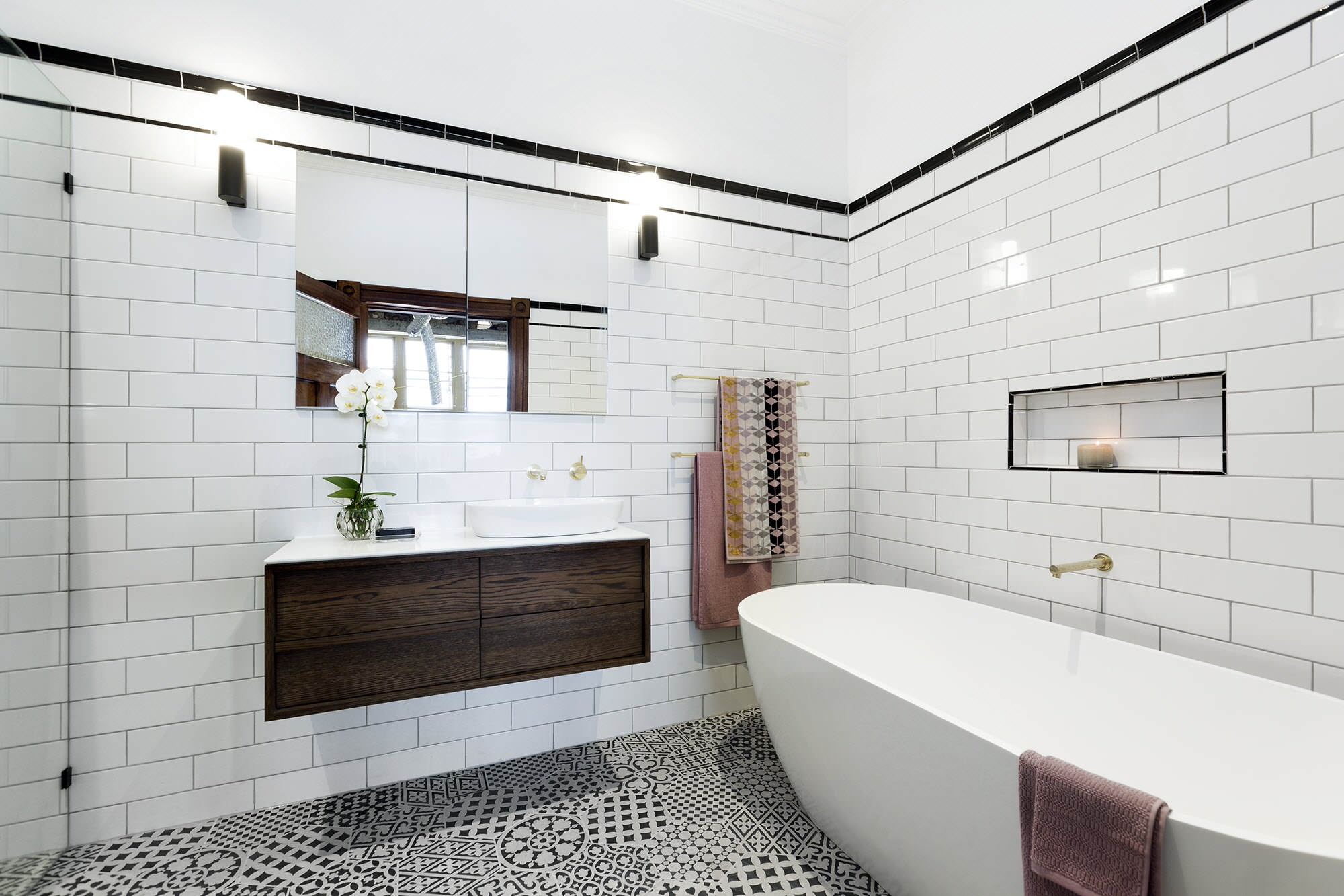 White And Gold Bathroom Ideas Houzz