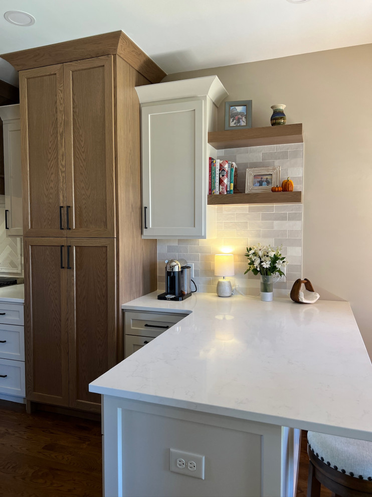 Chic Indian Lake Kitchen