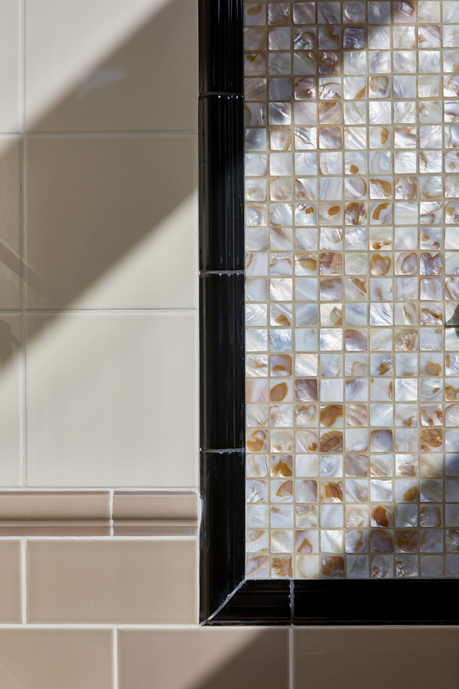 Интерьер частного дома. Ванная старшего сына