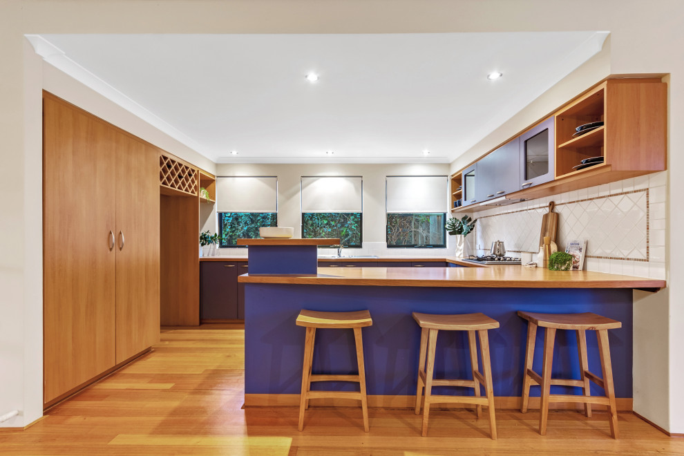 Inspiration for a beach style kitchen in Perth.