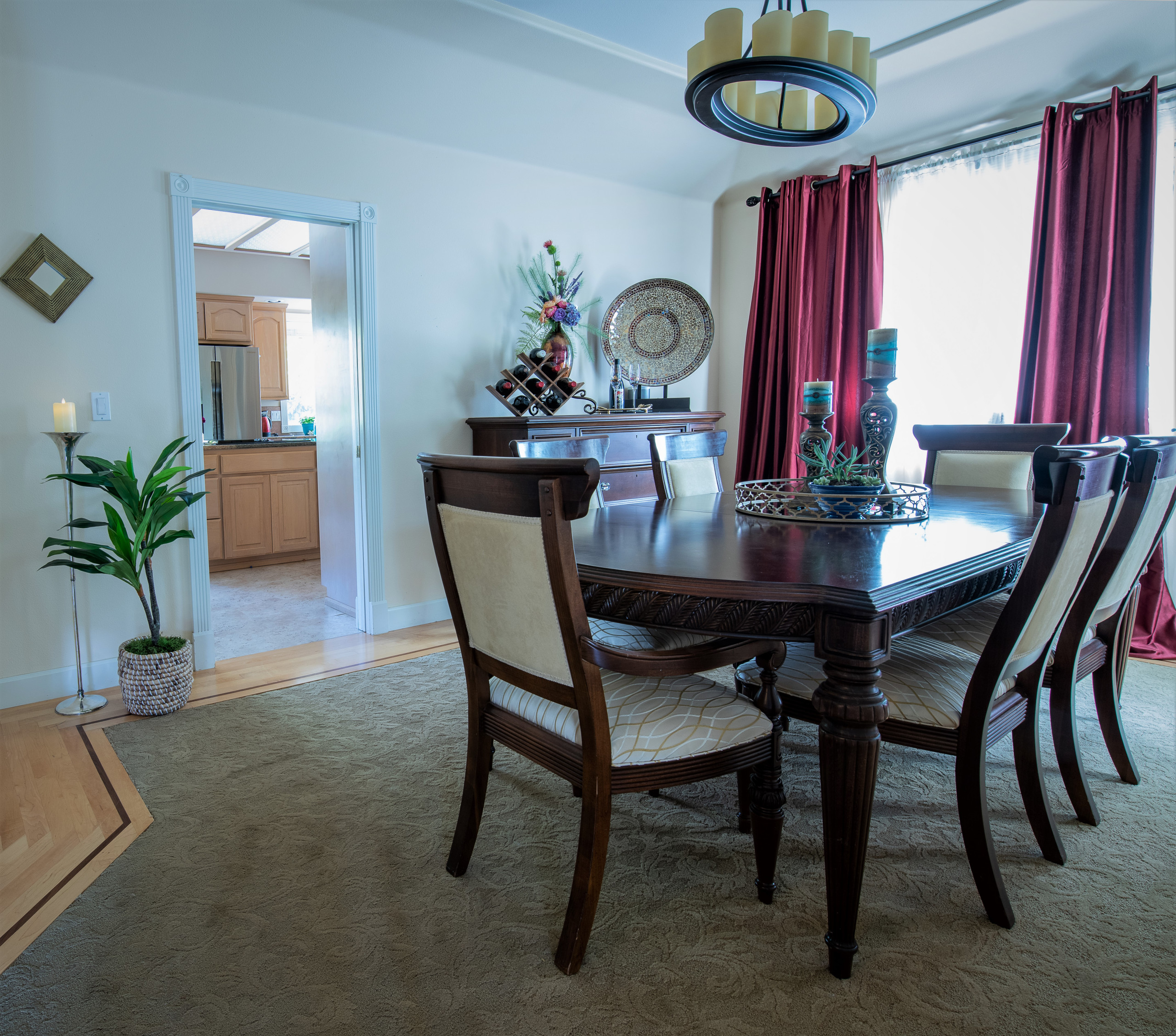 Transitional dinning room