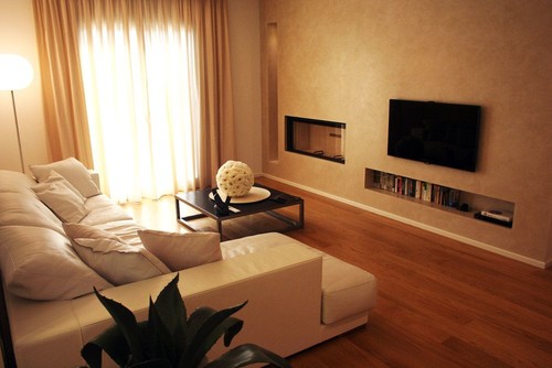 Televisione, appoggiata o sospesa? Televisione in camera da letto si o no