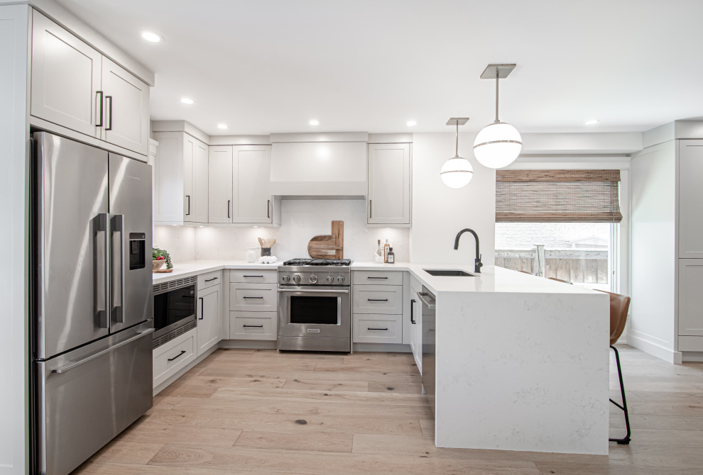 Example of a danish kitchen design in Toronto
