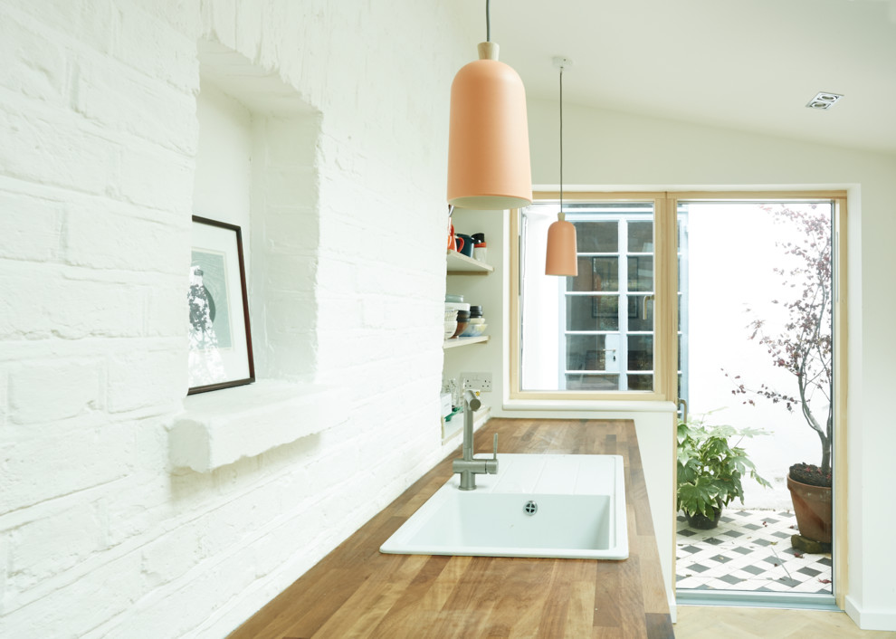 Inspiration for a contemporary kitchen in London.