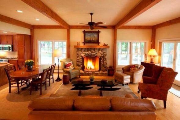 Transitional home design photo in Chicago