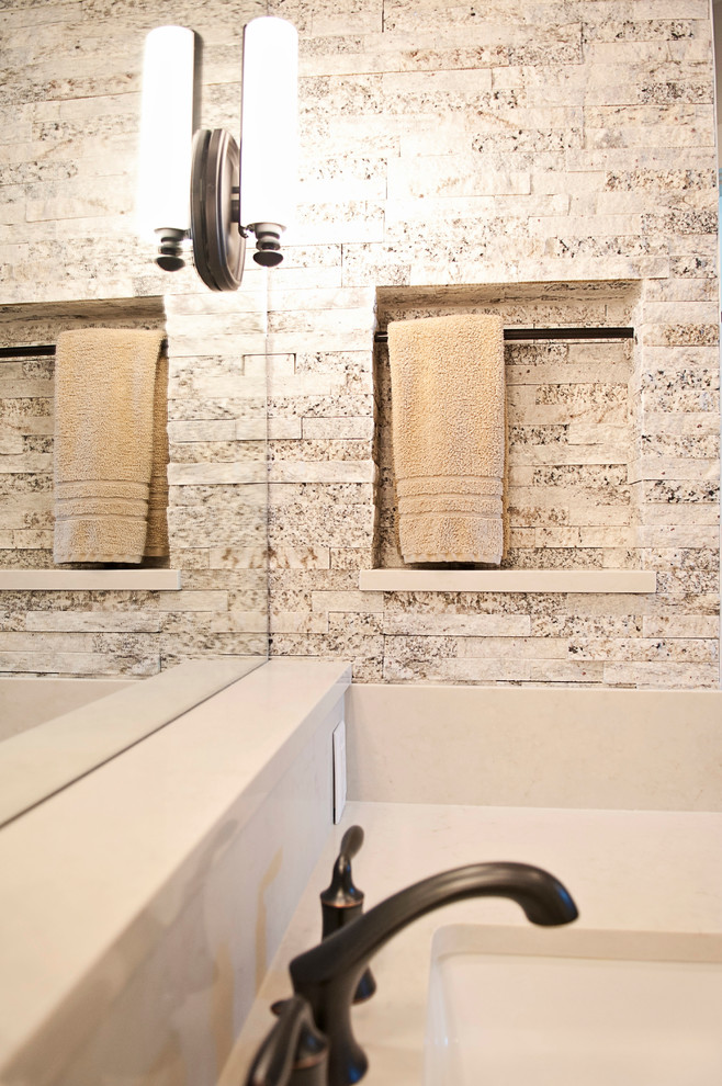 Transitional home design photo in Austin