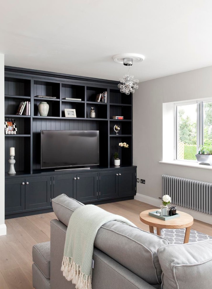 Transitional kitchen photo in Dublin