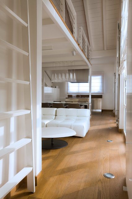 Small! contemporary-living-room