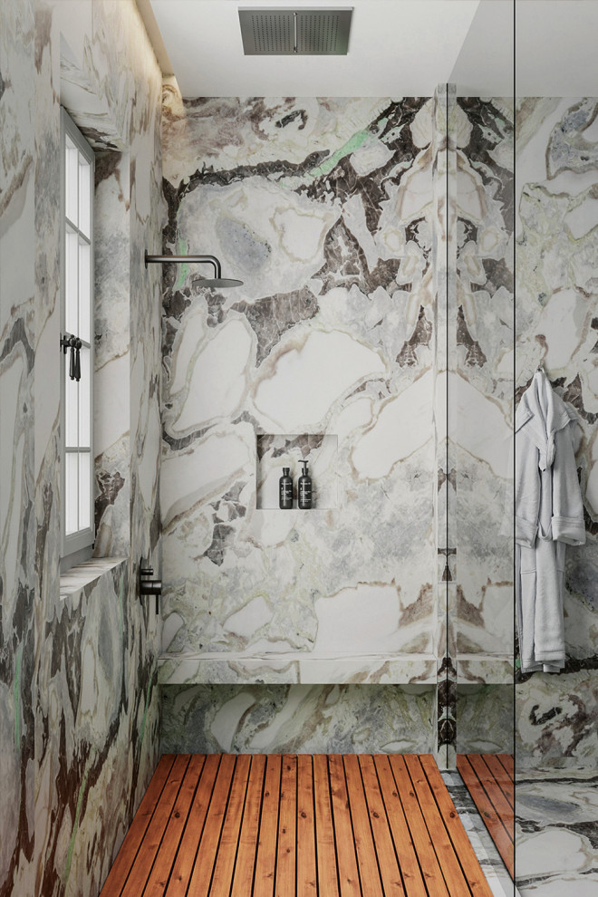 Inredning av ett modernt stort vit vitt badrum med dusch, med våtrum, marmorkakel, vita väggar, plywoodgolv, marmorbänkskiva och orange golv