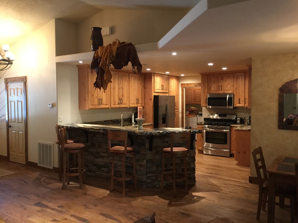 Inspiration for a rustic home design remodel in Albuquerque
