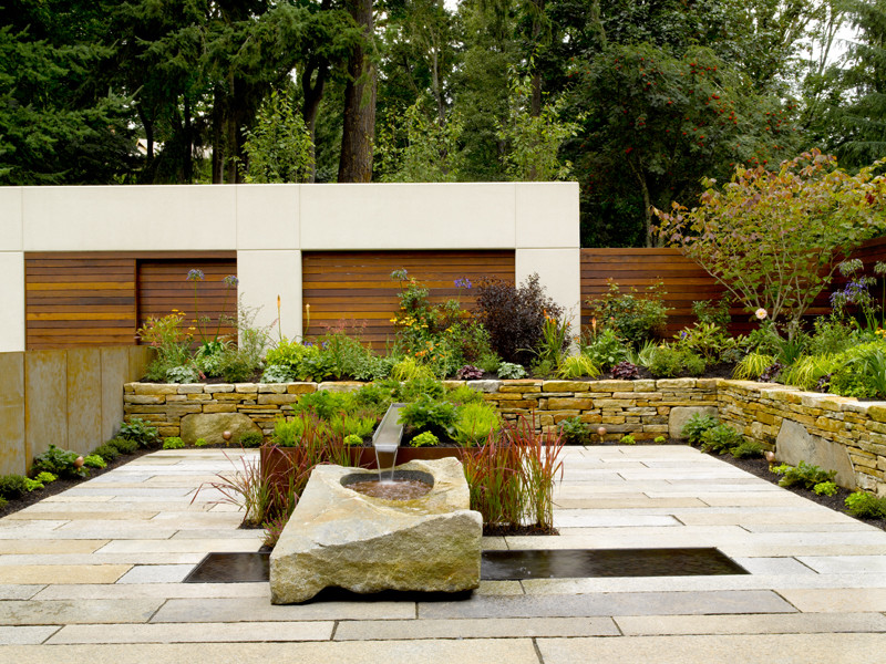 Design ideas for a contemporary patio in Seattle.