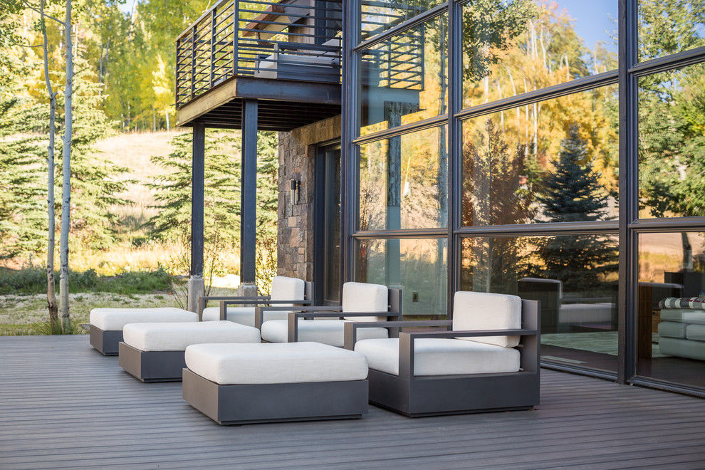 Design ideas for a modern deck in Denver.