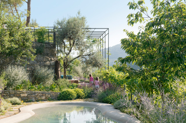 Giardino C. mediterranean-pools-and-hot-tubs