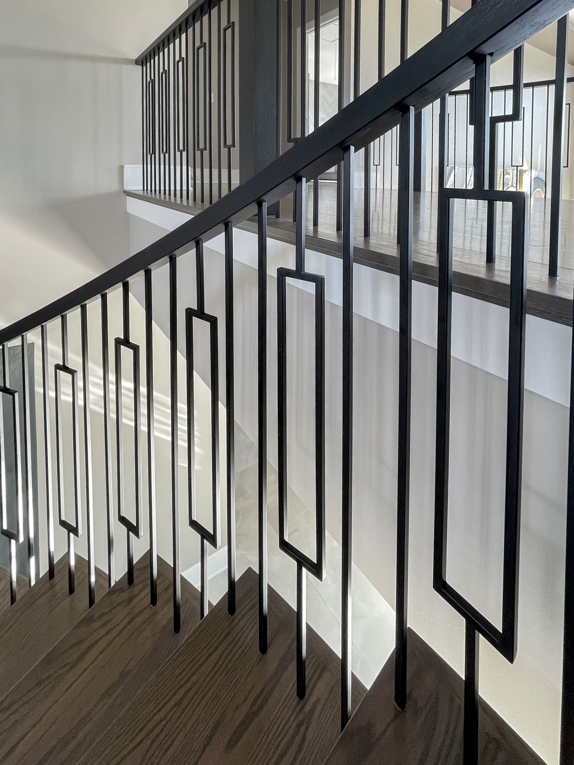 114_Striking Floating-Curved Staircase, Leesburg VA 20175