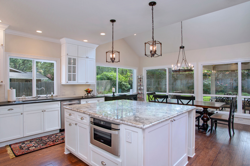 Inspiration for a transitional kitchen remodel in Austin