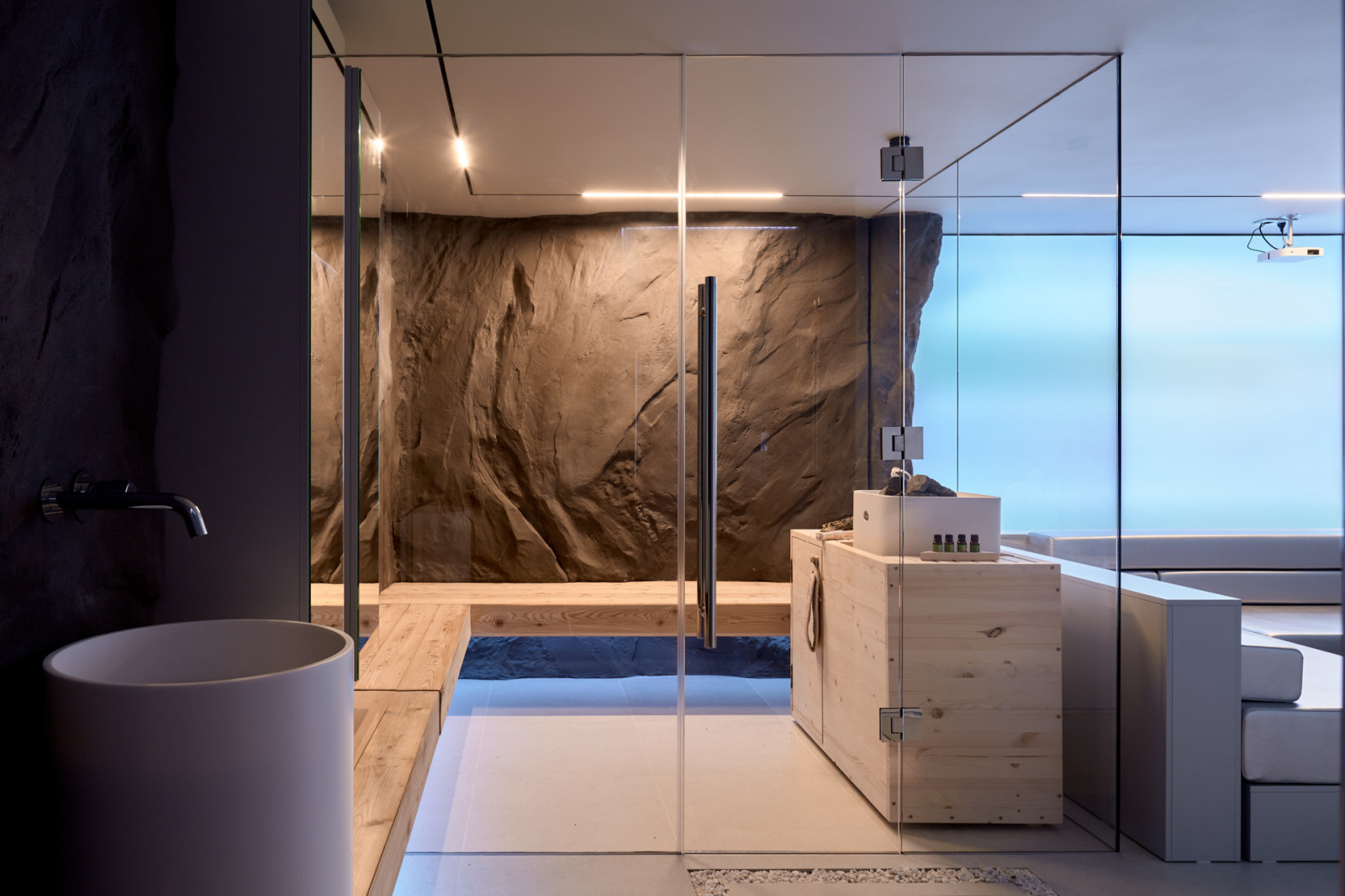 Сауна, молнии и норвежские скалы