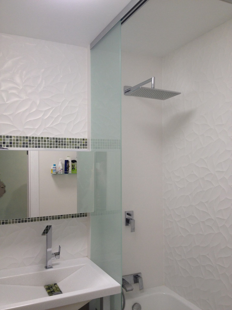 "и целого мира мало"