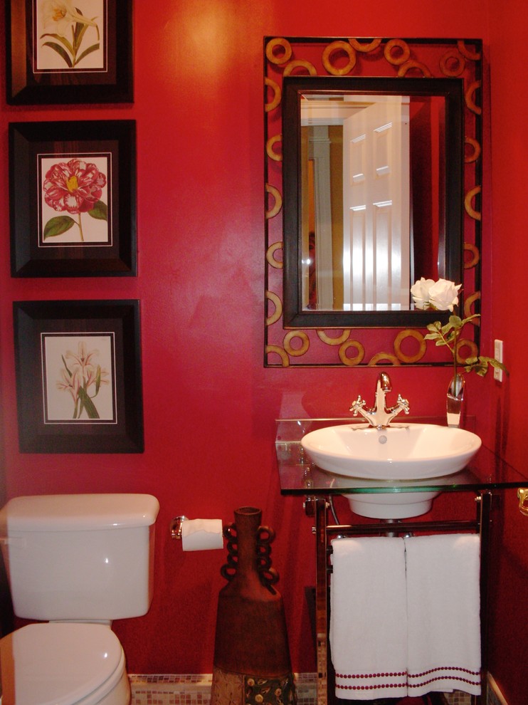 Photo of an eclectic bathroom in Albuquerque.