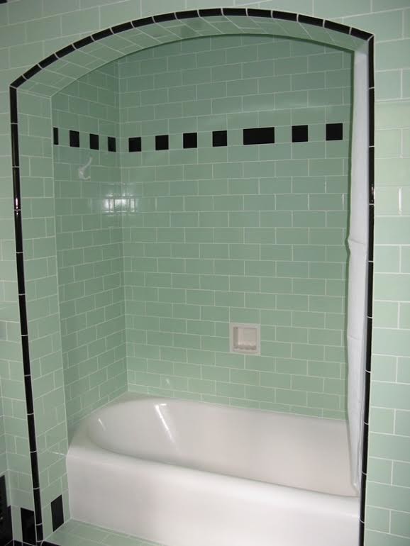 Cette photo montre une salle de bain.