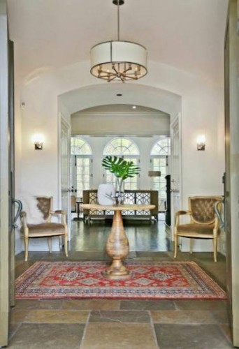 Example of a transitional home design design in Atlanta