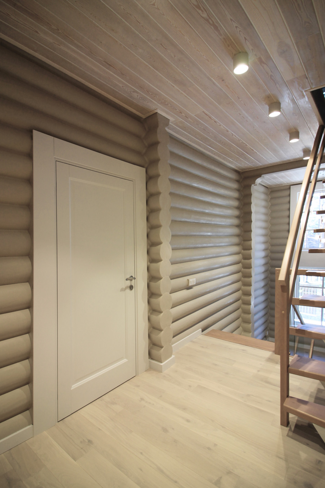 Срубовой коттедж в Рощино