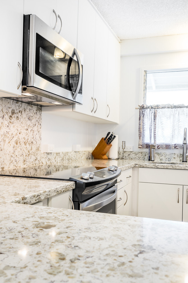 Example of a mid-sized transitional kitchen design in Hawaii