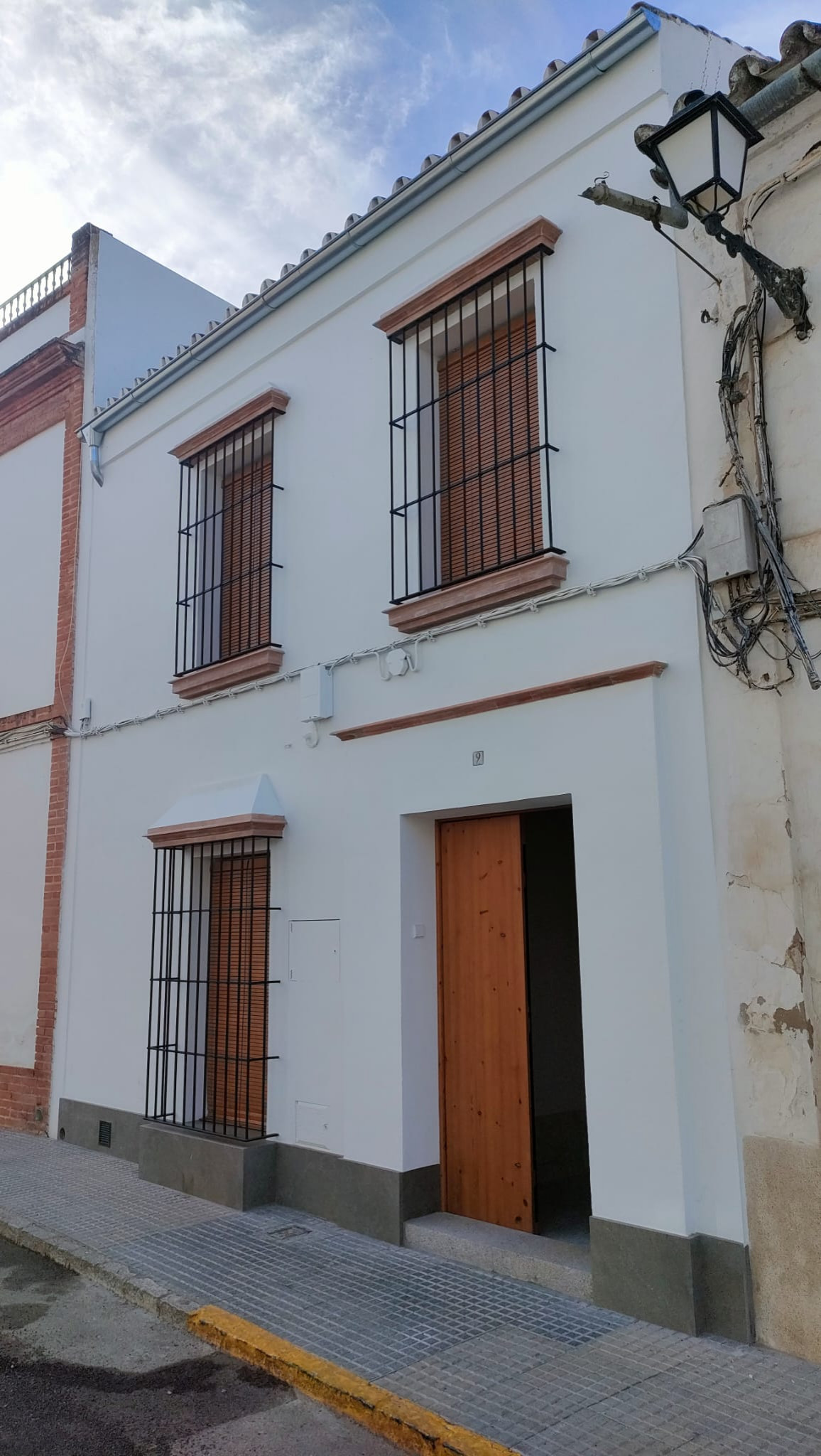 CASA CON DOS PATIOS