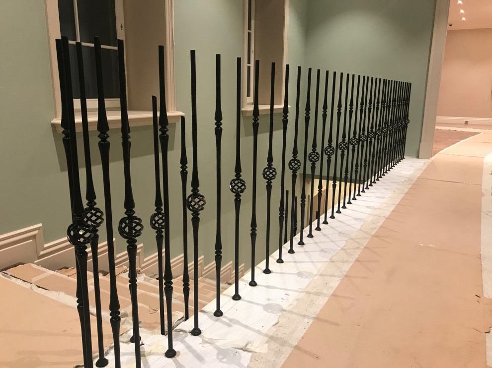 Кованые токарные балясины для лестничных ограждений.