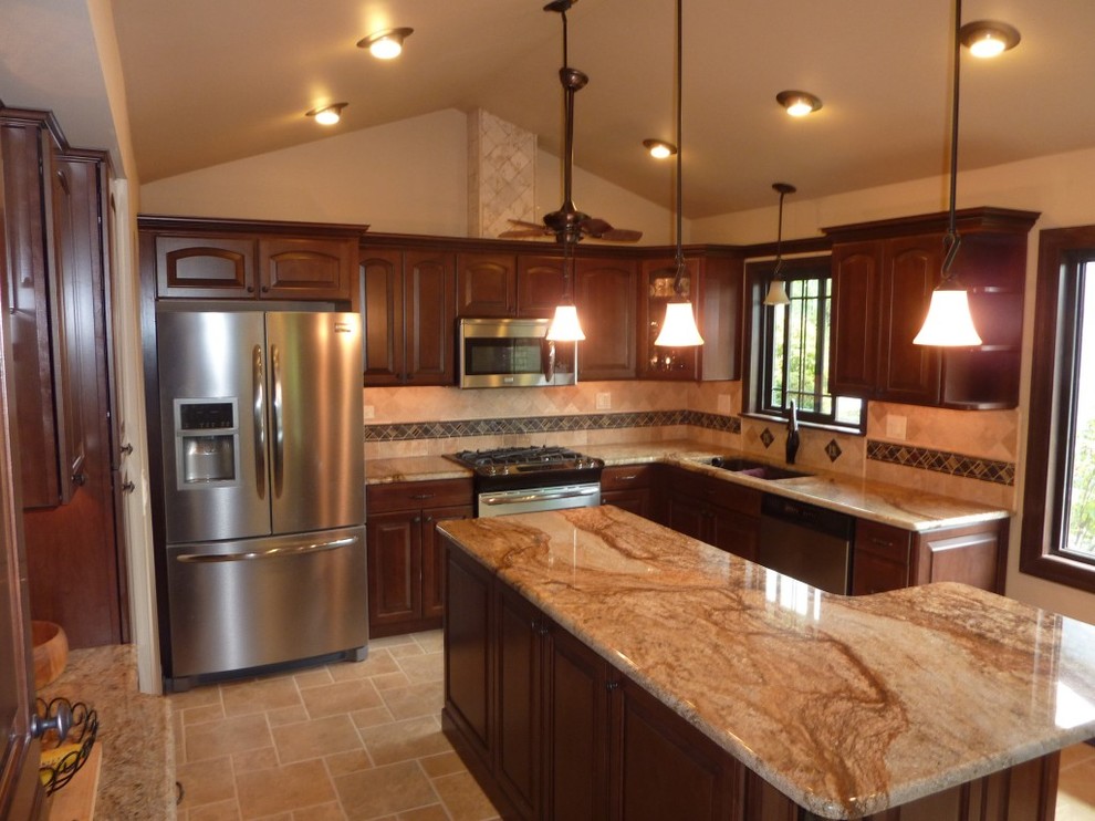 Inspiration for a transitional kitchen remodel in Chicago