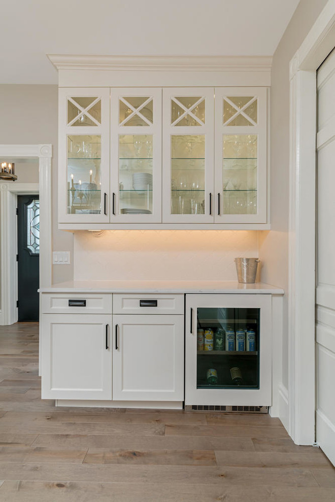 Kitchen - transitional kitchen idea
