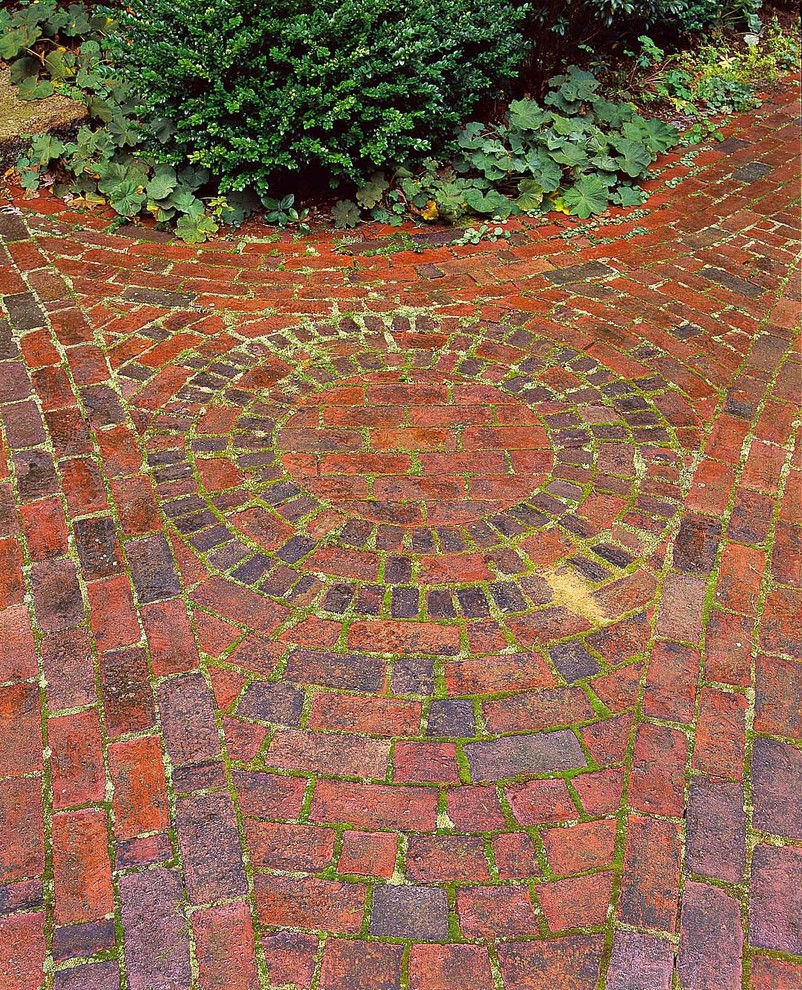 Design ideas for a rustic landscaping in Boston.