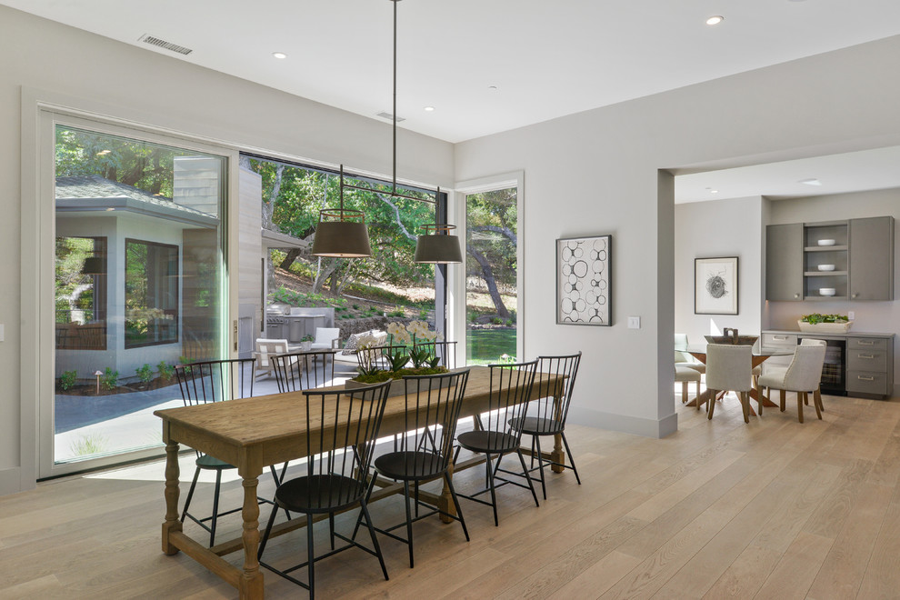 Design ideas for a contemporary dining room in San Francisco.