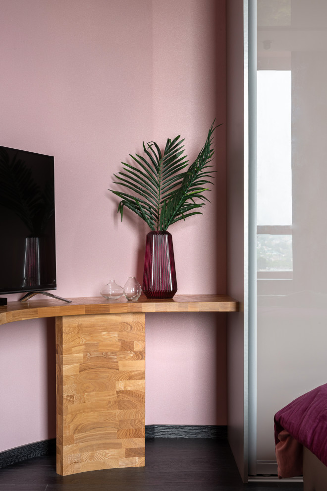 Разные полюса.