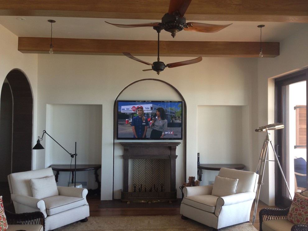 Family room - craftsman family room idea in Charleston