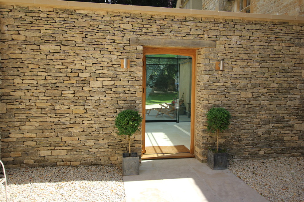 Inspiration for a contemporary patio in Gloucestershire.