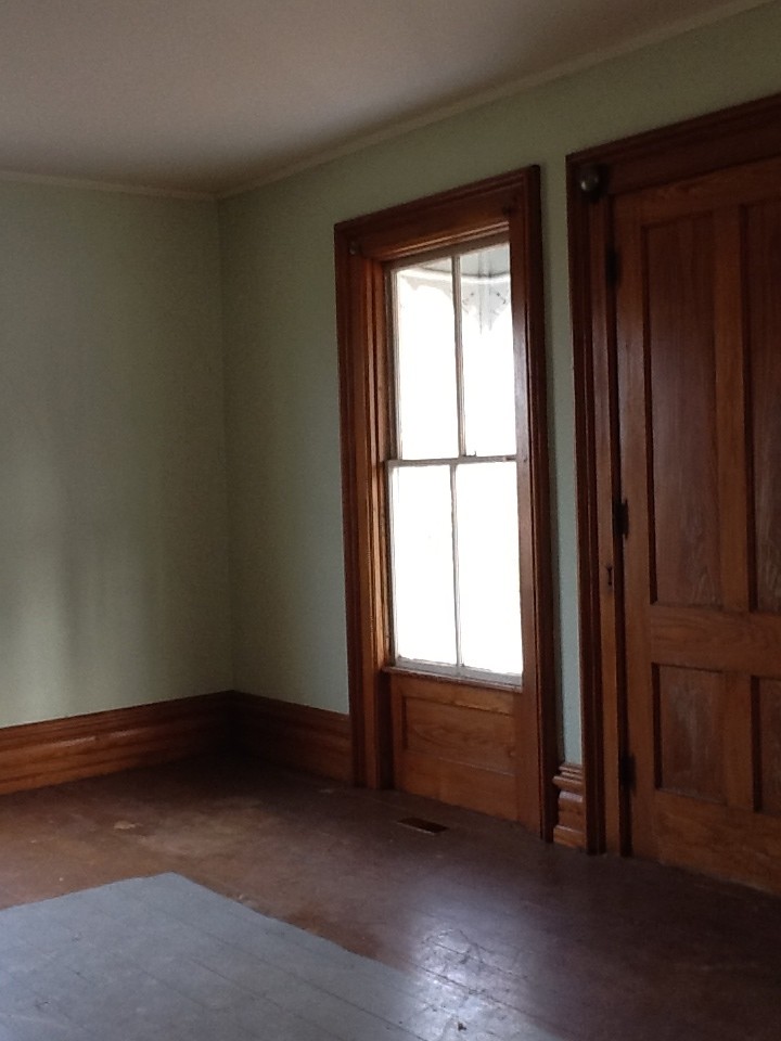 Need paint color to compliment chestnut wood trim