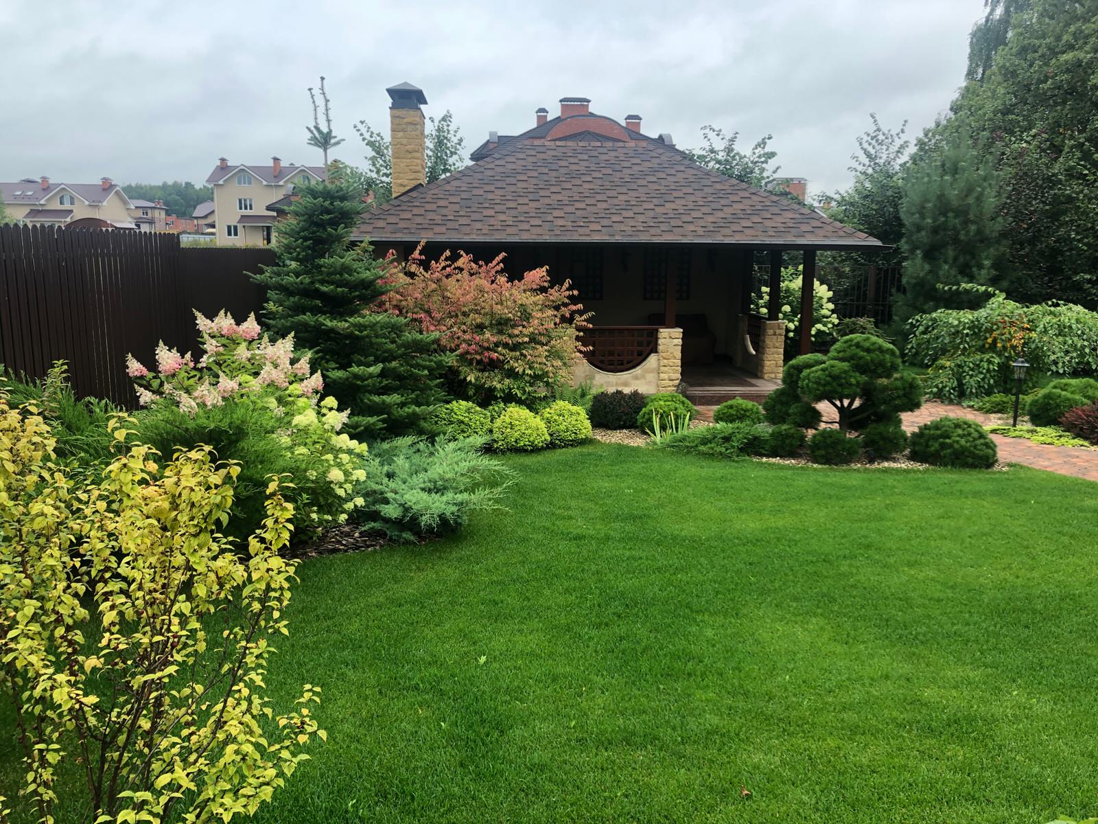 Живописный сад