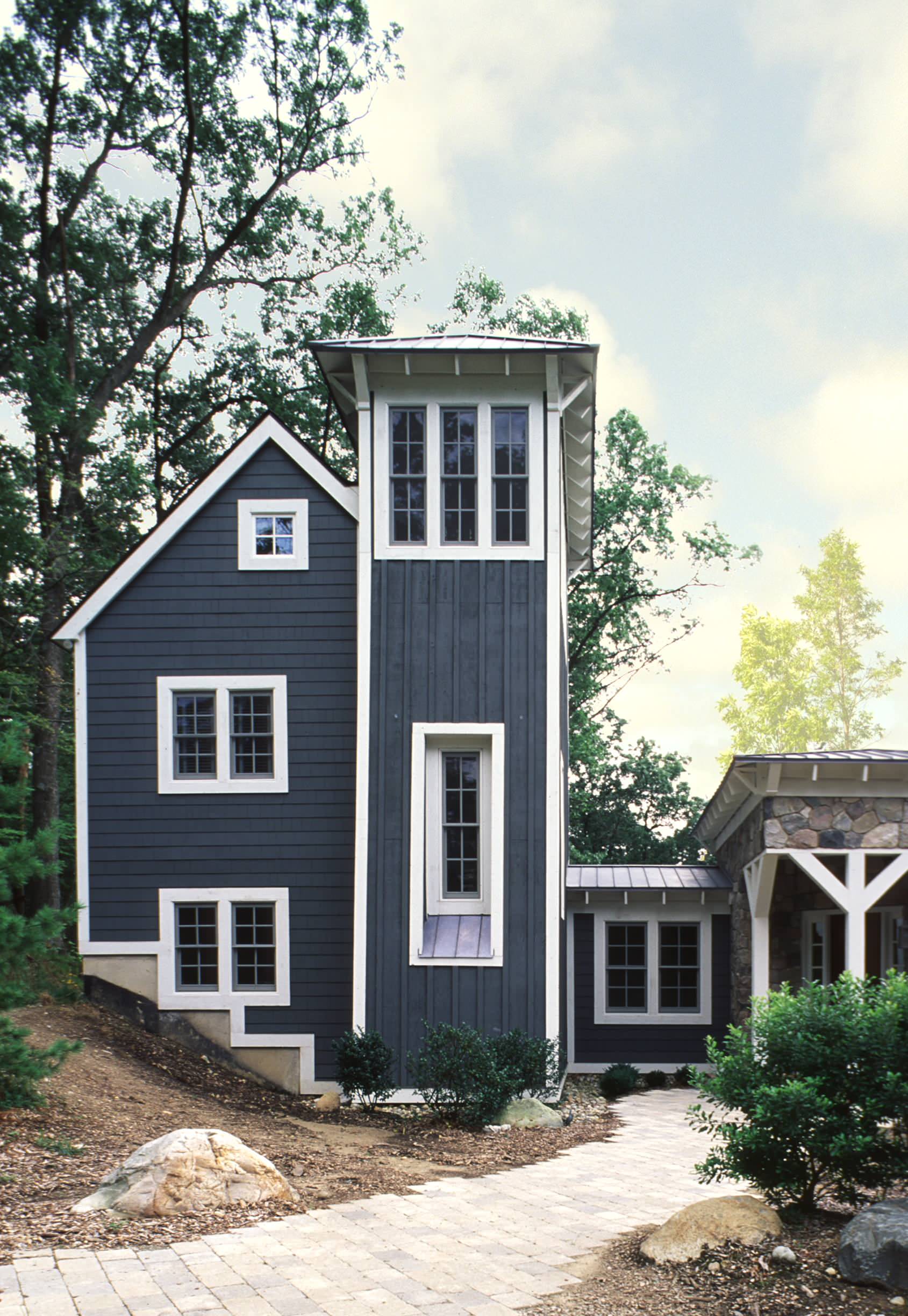 Exterior Color of the Week: Go Navy!, image size:1689x2448