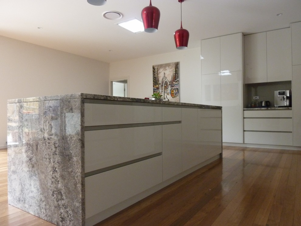 Modern kitchen in Canberra - Queanbeyan.