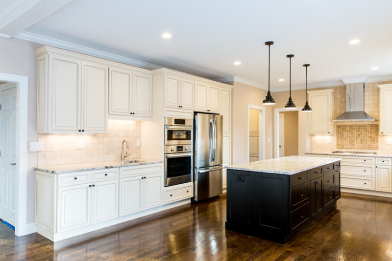 Kitchen - transitional kitchen idea in Bridgeport