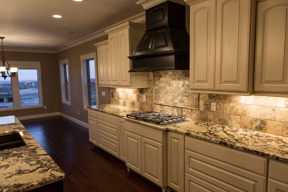 Kitchen - kitchen idea in Seattle