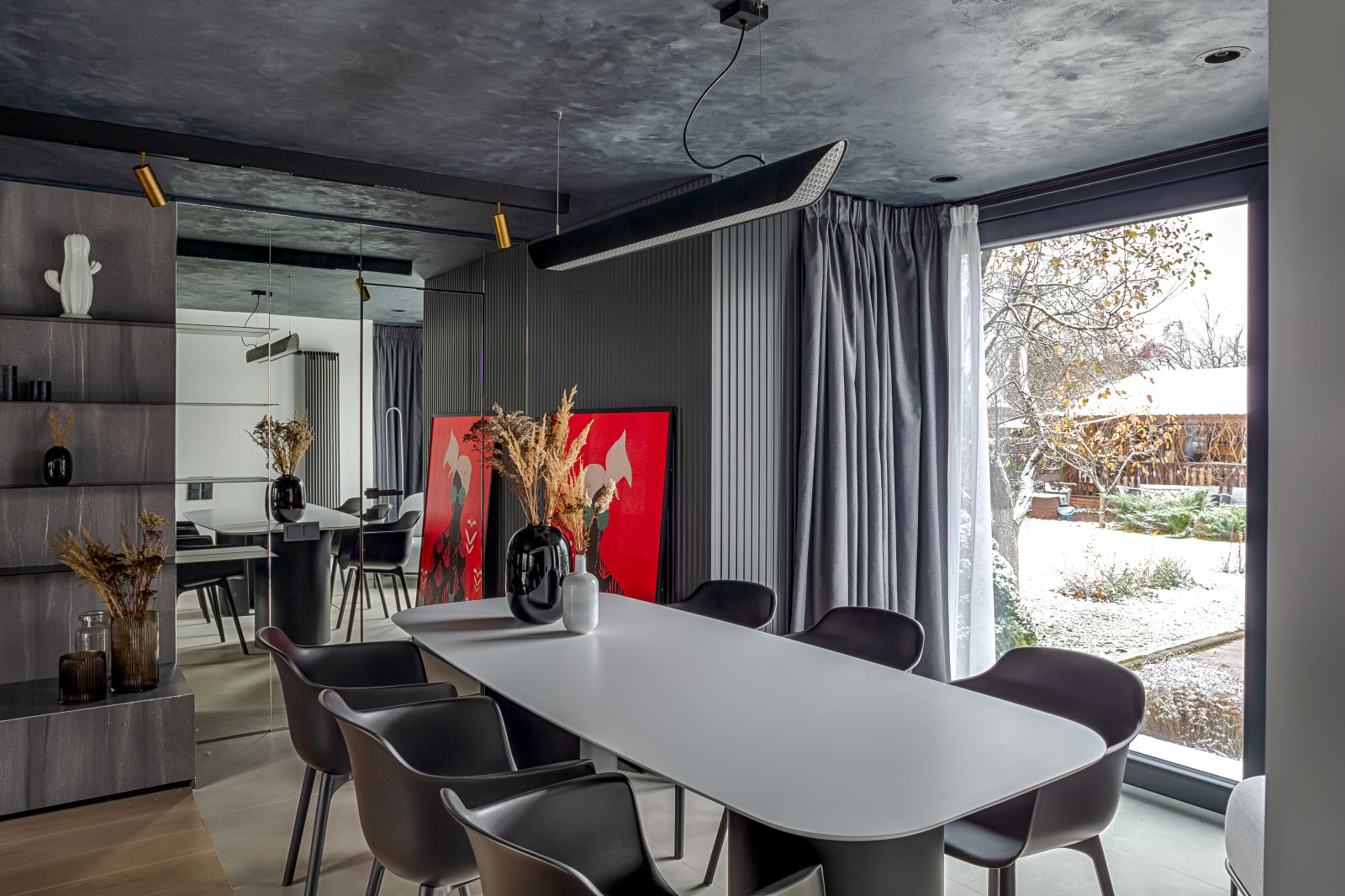 Антиизба – кухня-гостиная в темных тонах