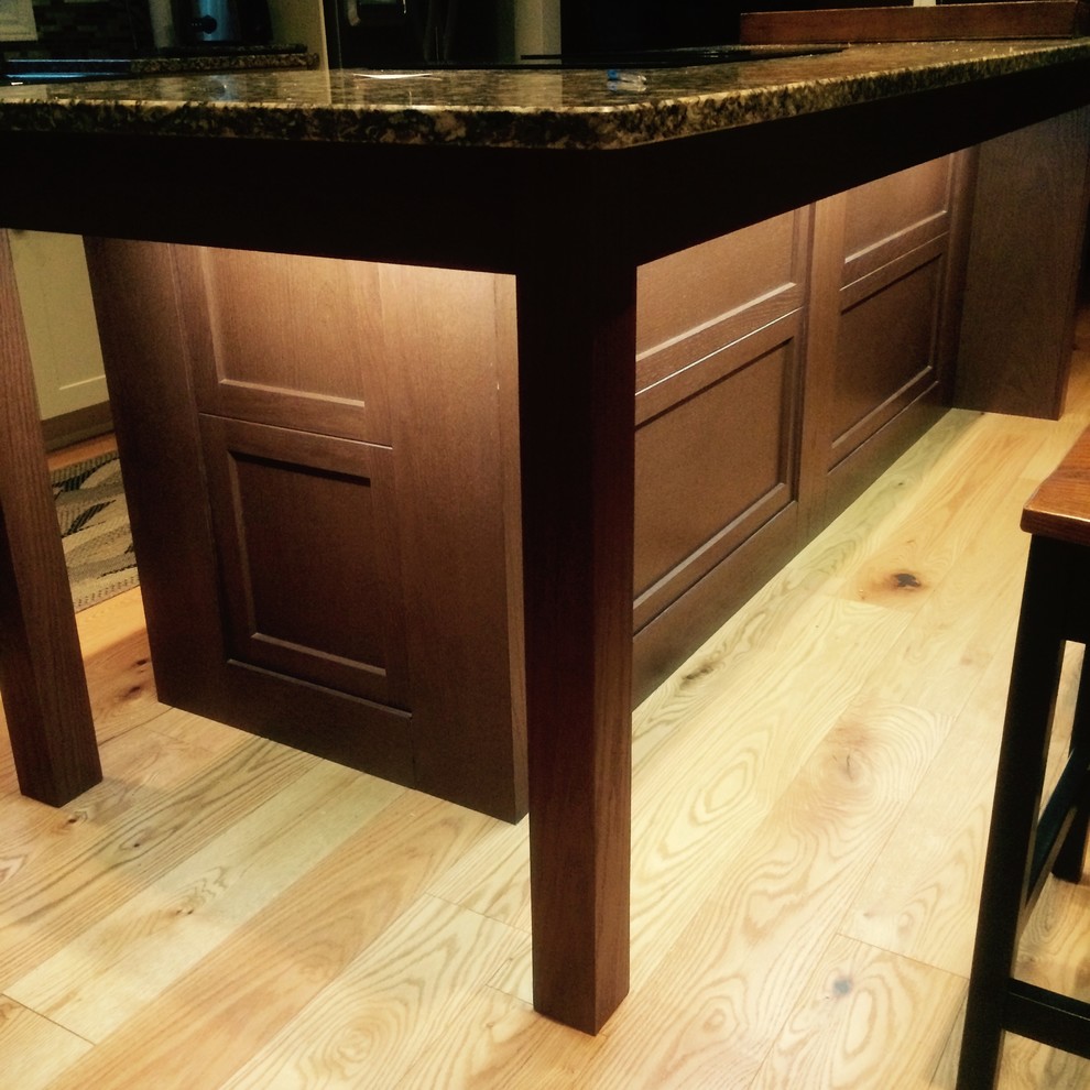 Inspiration for a transitional kitchen remodel in Toronto