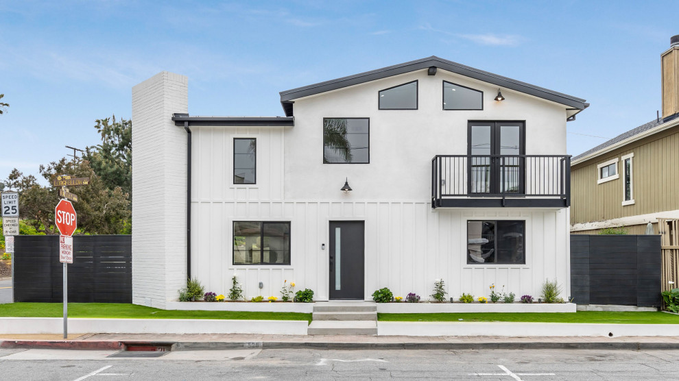 Transitional exterior home idea in Los Angeles