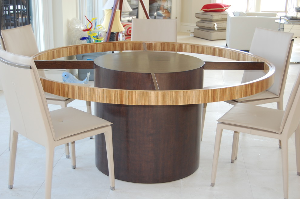 Inspiration for a modern home design remodel in St Louis