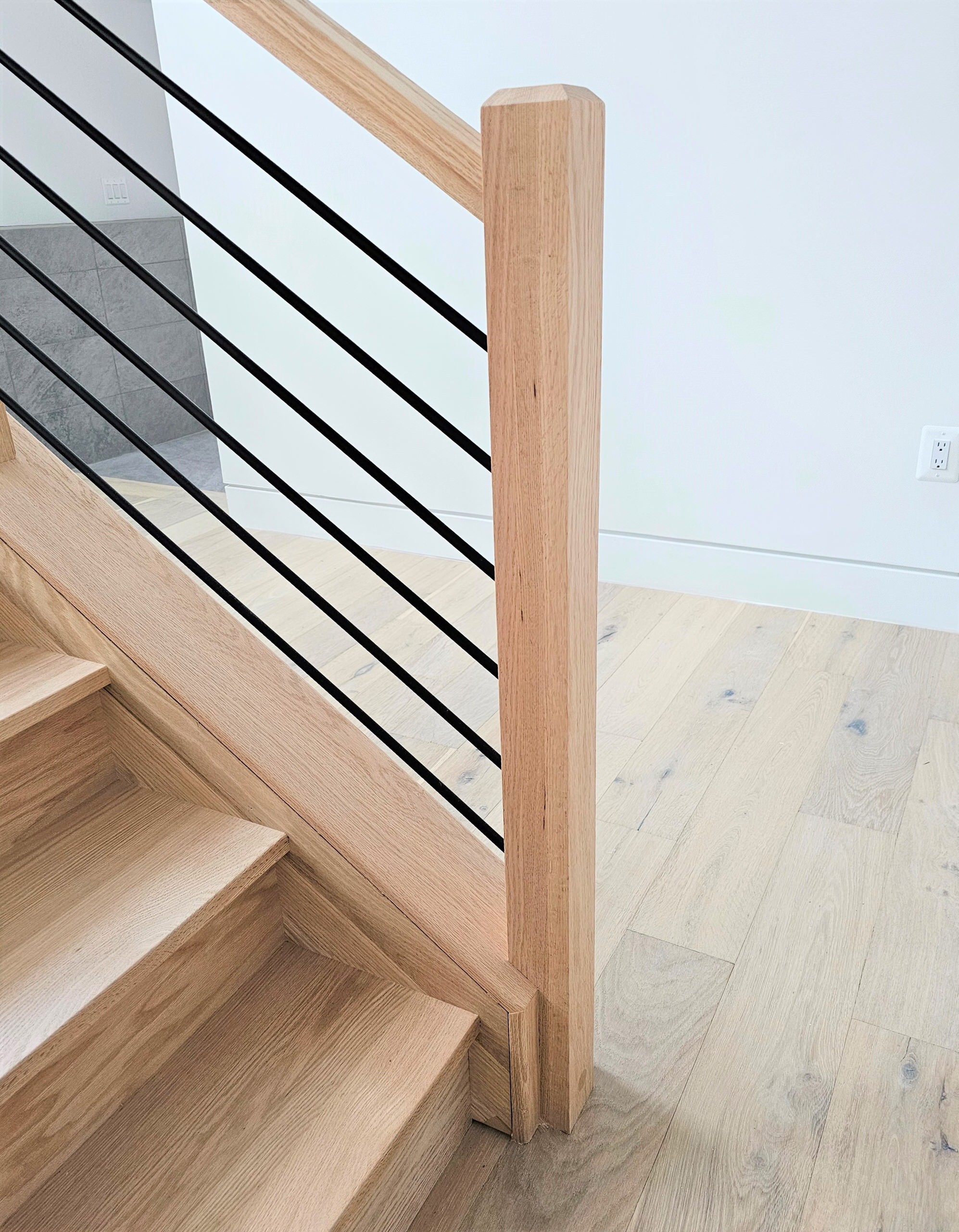 108_Red Oak Stairs in Light Filled Space, Fairfax, VA 22031