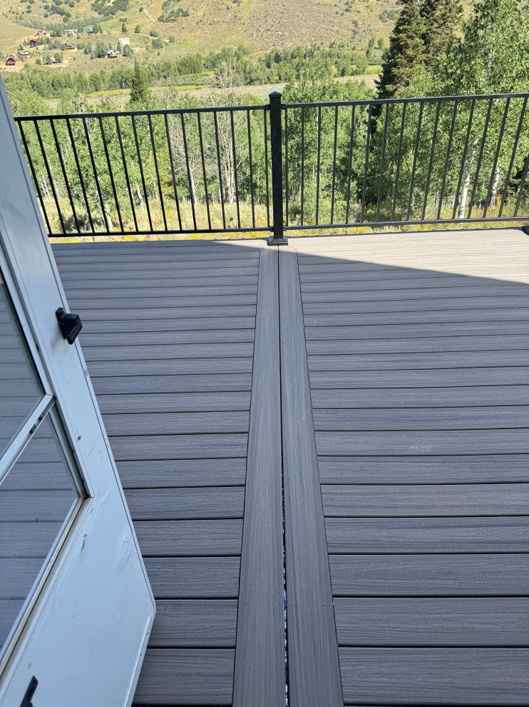 OAKLEY BACK DECK-RENOVATION COMPLETED