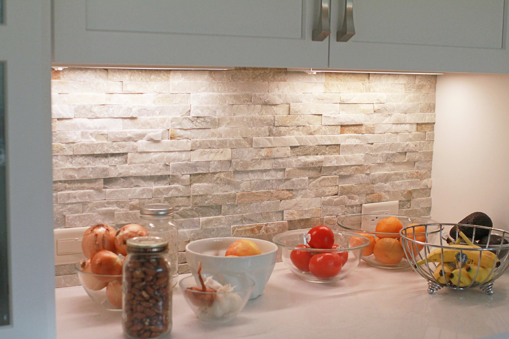 Home design - transitional home design idea